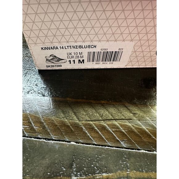 Saucony Boy’s size 11 Kinvara 14 LTT blue Saucony lace up - Picture 9 of 9